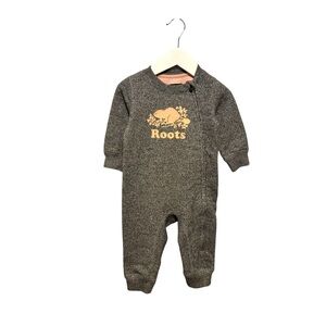 ⭐️ 5/$30 Roots Kids Sweat Zip Footies size 6-12 Months